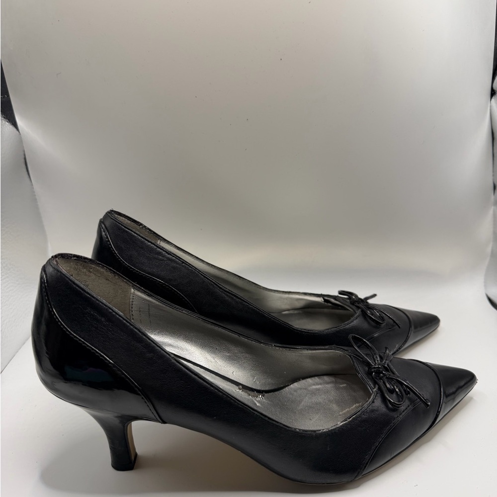 Anne Klein Black Pointed Toe Kitten Heel Pumps - Picture 2 of 3